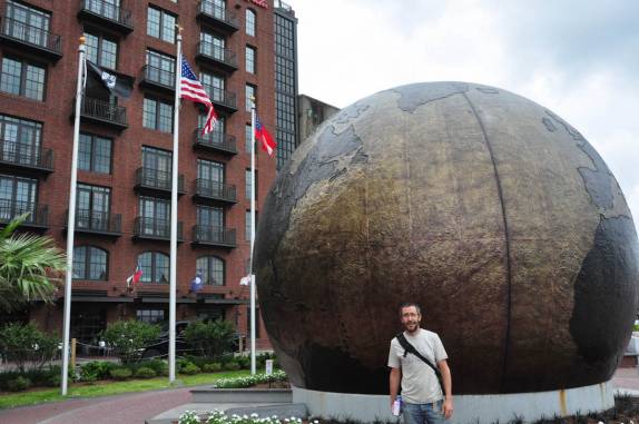 Caminhando pelo passeio beira-rio em Savannah, na Georgia - EUA